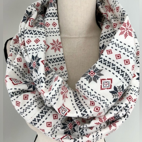 NEW Cozy Soft Snowflake Fair Isles Flannel Infinity Winter Scarf - Picture 2 of 6